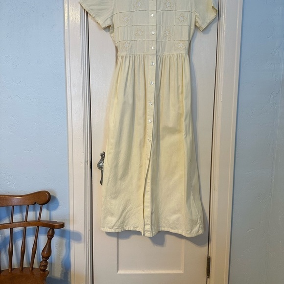 Vtg. Erika Dress Pastel Yellow Linen Embroidered Cottagecore Scoop Neck Size PS - Picture 3 of 11